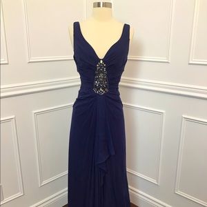 NWOT Monique Lhuillier long navy silk beaded homecoming dress with front slit